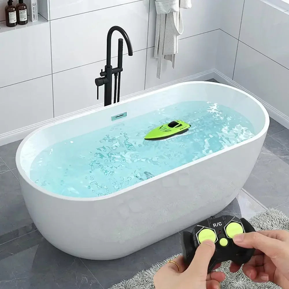 2.4G Remote Control Speed Boat for Kids – Fast Electric RC Boat Toy with Dual Motor, Waterproof Model for Pool & Outdoor Play